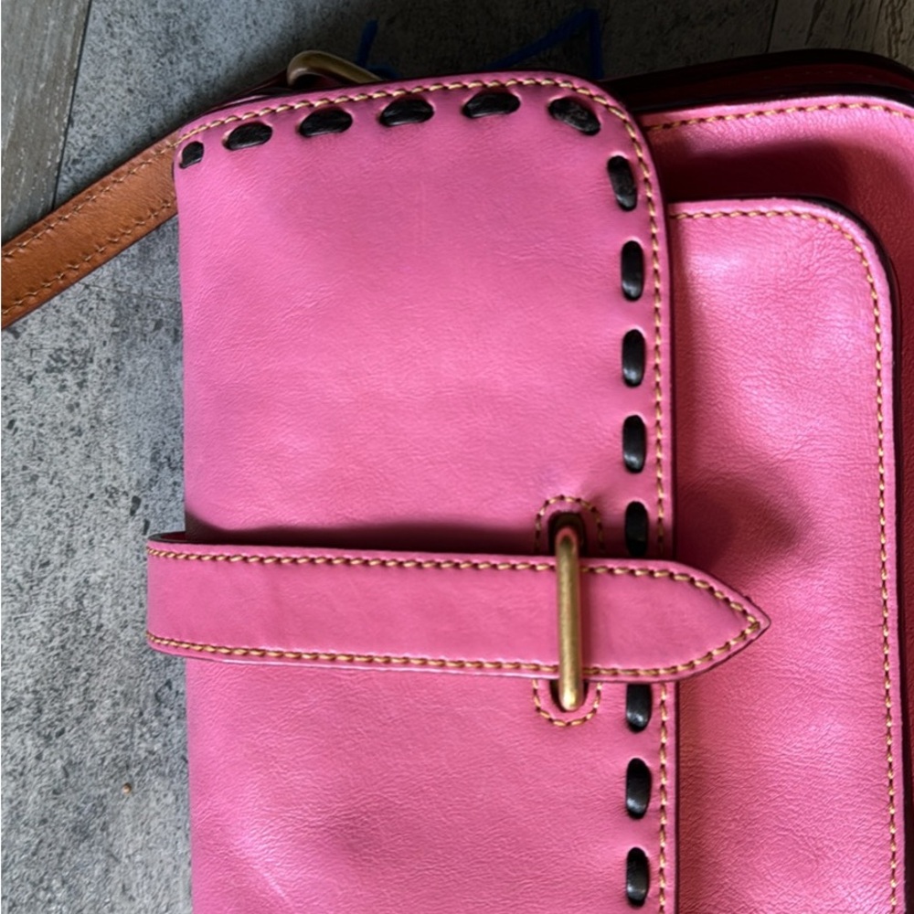 Vintage Pink Leather Crossbody with Brown Strap and Contrast Stitching - Picture 2 of 6